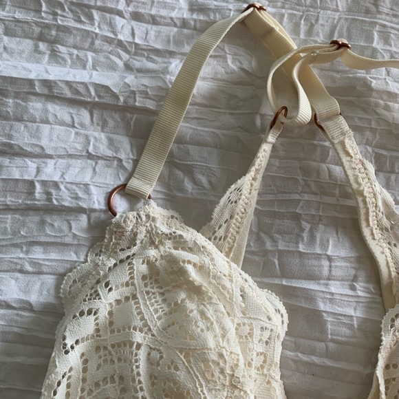Aerie Cream colored rarely worn bralette - Picture 2 of 5